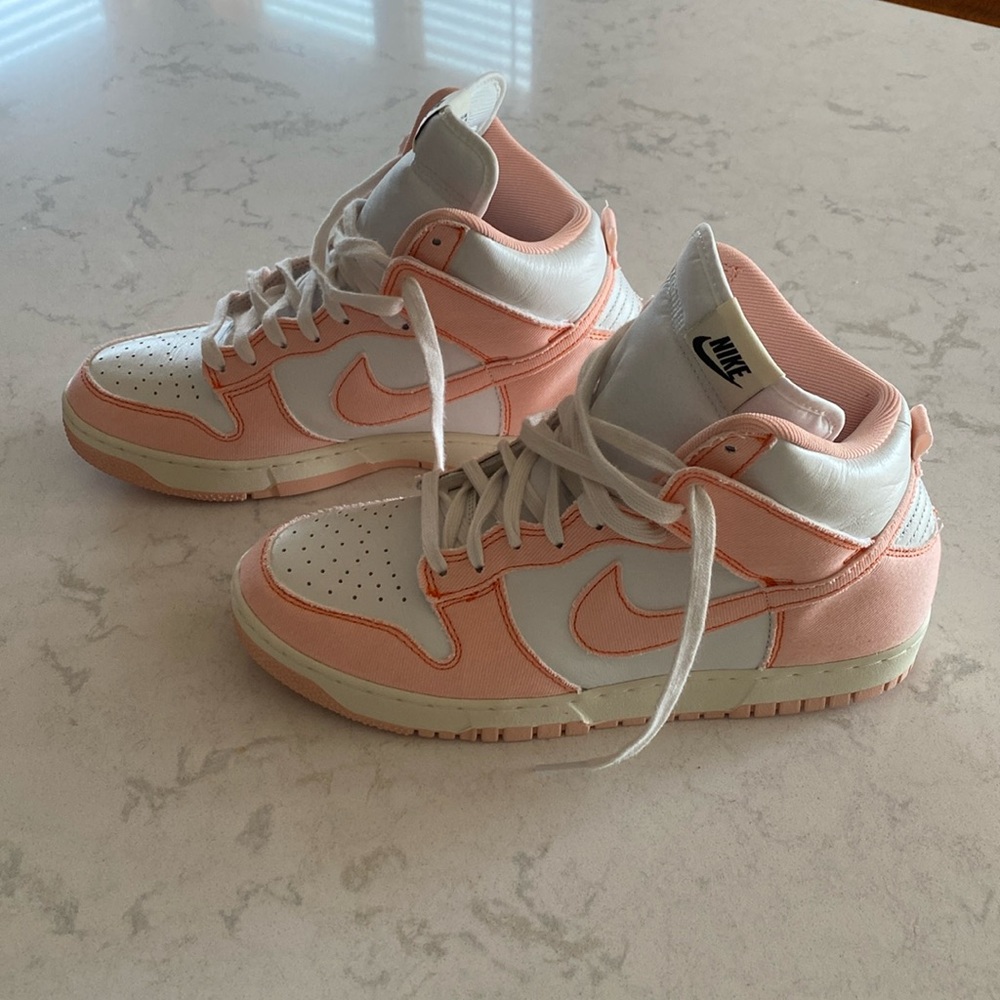 WOMENS NIKE DUNK HIGH 1985 'ARCTIC ORANGE' (light pink) size 11.5